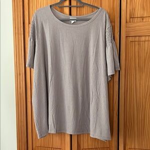 NWT silver grey Stephanie top